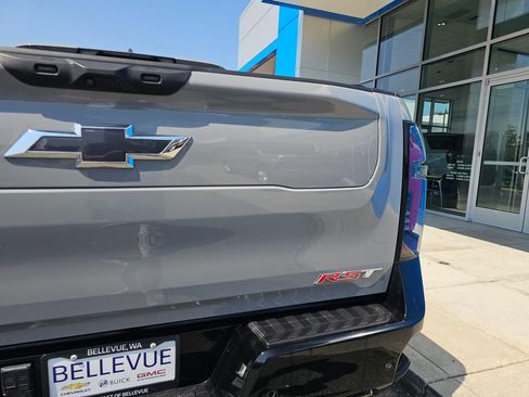 Used 2025 Chevrolet Silverado EV RST AWD/4WD image 17
