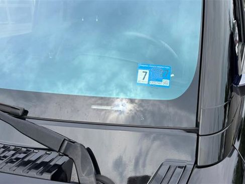 Used 2020 Land Rover Defender 110 HSE AWD/4WD image 4