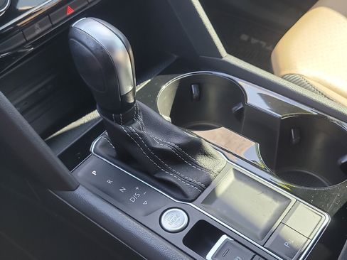 Used 2023 Volkswagen Atlas Cross Sport SE image 29