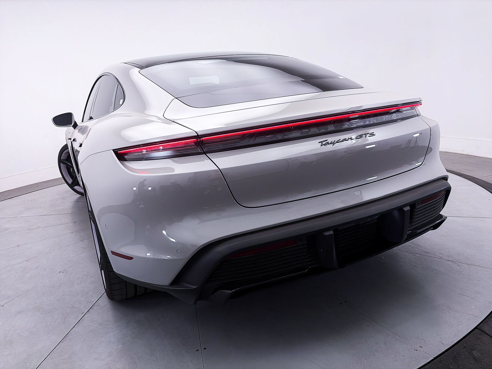 Used 2023 Porsche Taycan GTS AWD/4WD image 4