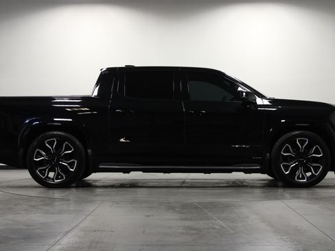 Used 2025 GMC Sierra EV Denali AWD/4WD image 3