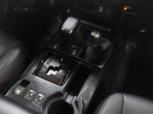 Used 2018 Toyota 4Runner TRD Off-Road Premium image 16