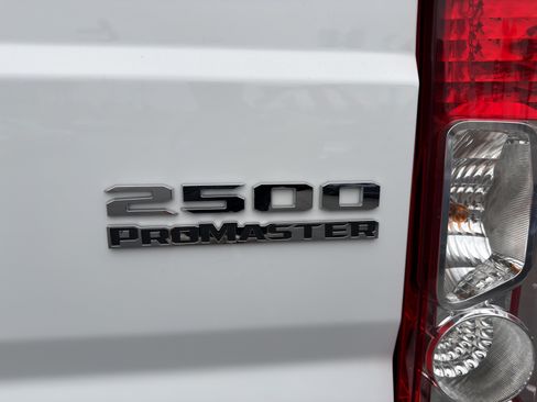 Used 2025 RAM ProMaster 2500 w/ Convenience Group FWD image 33