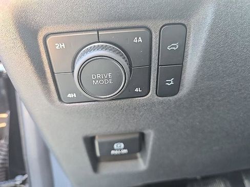 Used 2025 Ford Expedition Max Active AWD/4WD image 16