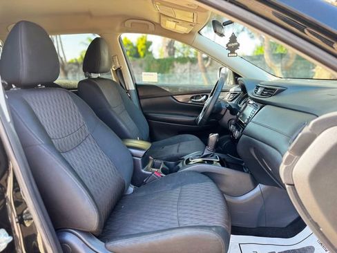 Used 2018 Nissan Rogue SV FWD image 25