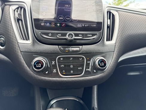 Used 2022 Chevrolet Malibu LT FWD image 21