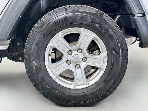 Used 2020 Jeep Wrangler Unlimited Sport S image 29