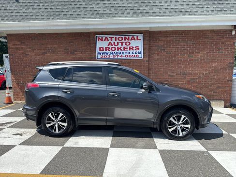 Used 2016 Toyota RAV4 XLE AWD/4WD image 2