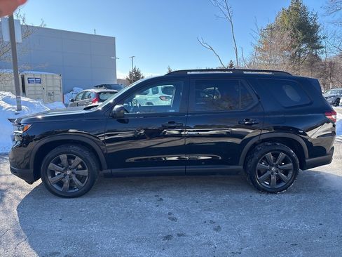 Certified 2024 Honda Pilot Sport image 2
