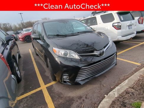 Used 2020 Toyota Sienna XLE image 3