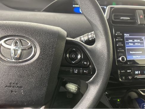Used 2021 Toyota Prius LE image 28