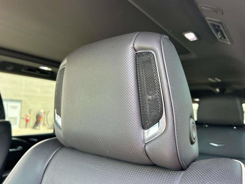 Certified 2023 Cadillac Escalade ESV Premium Luxury AWD/4WD image 32