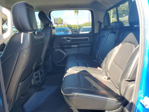 Used 2022 RAM 1500 Laramie AWD/4WD image 9