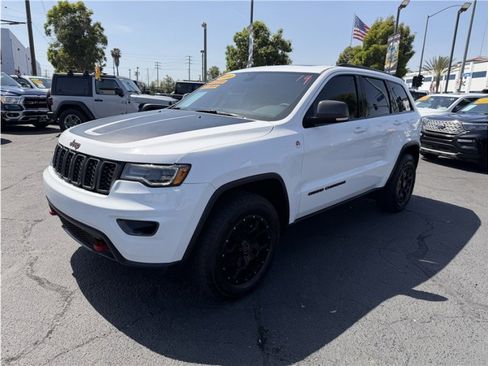 Used 2020 Jeep Grand Cherokee Trailhawk w/ Interior Metal Package image 10