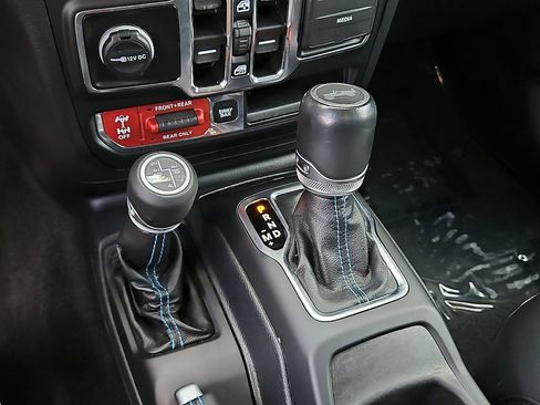 Used 2021 Jeep Wrangler Unlimited Rubicon 4xe w/ Cold Weather Group AWD/4WD image 16