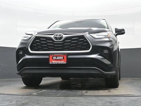 Used 2022 Toyota Highlander XLE image 27