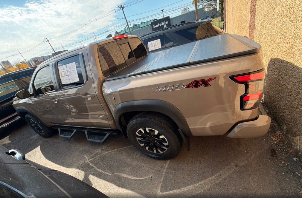 Used 2022 Nissan Frontier PRO-4X w/ Technology Package AWD/4WD image 11