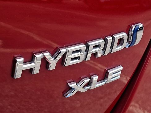 Used 2019 Toyota Prius XLE w/ Advanced Technology Package image 29