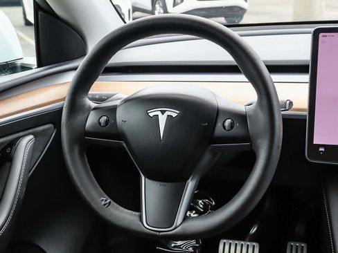 Used 2023 Tesla Model Y Performance AWD/4WD image 19