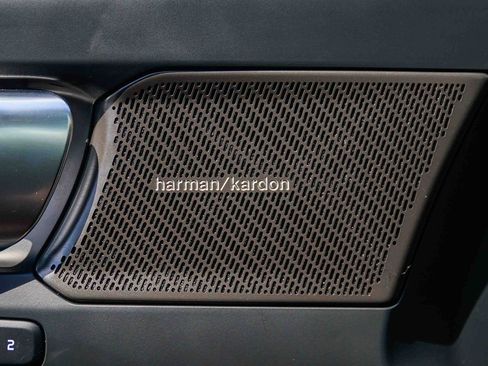 Used 2026 Volvo XC40 B5 Ultra w/ Climate Package image 25