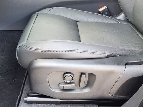 New 2026 Land Rover Range Rover Velar Dynamic SE image 24