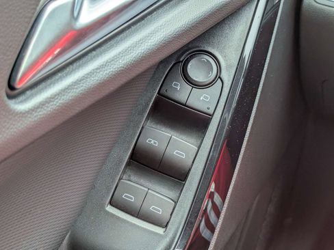 Used 2025 Chevrolet Equinox LT FWD image 25