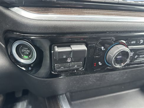 Certified 2022 Chevrolet Silverado 1500 RST image 16