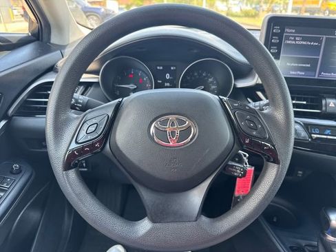 Used 2021 Toyota C-HR LE FWD image 17