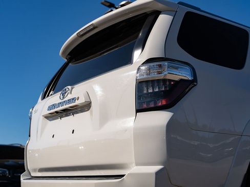 Used 2017 Toyota 4Runner SR5 Premium AWD/4WD image 14