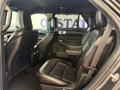 Used 2020 Ford Explorer Limited image 16