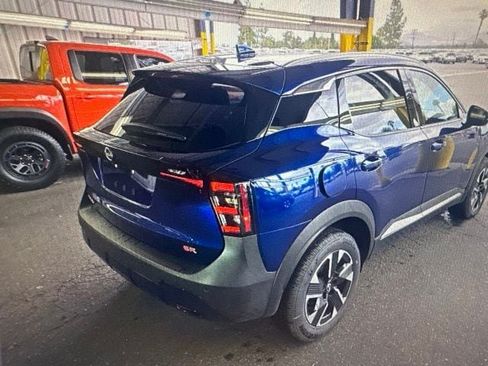 Certified 2025 Nissan Kicks SR FWD image 5