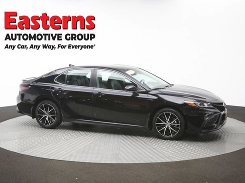 Used 2024 Toyota Camry SE w/ Cold Weather Package FWD image 46