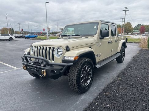 Used 2020 Jeep Gladiator Overland w/ Popular Equipment Package image 4
