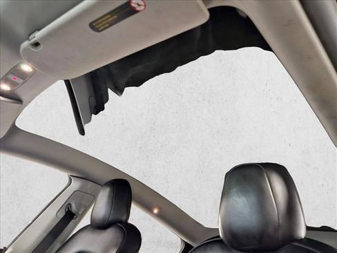 Used 2021 Tesla Model Y Long Range image 15