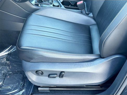 Used 2022 Volkswagen Tiguan SE R-Line image 18