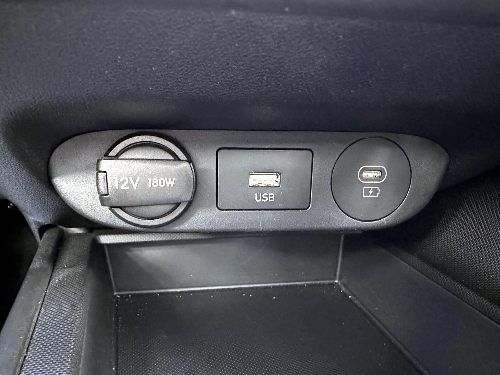 Used 2024 Hyundai Elantra SE FWD image 24