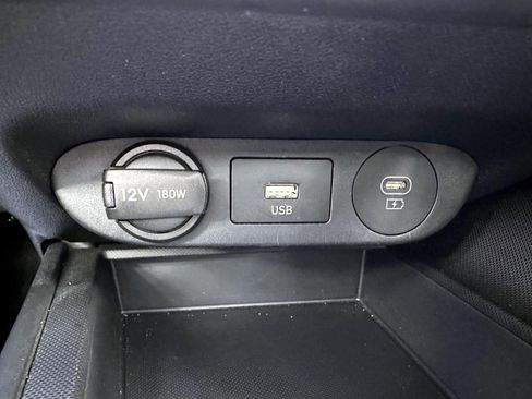 Used 2024 Hyundai Elantra SE FWD image 24