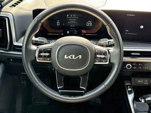 Used 2024 Kia Sorento S image 23
