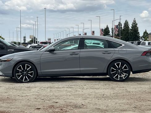 Used 2024 Honda Accord Touring image 6