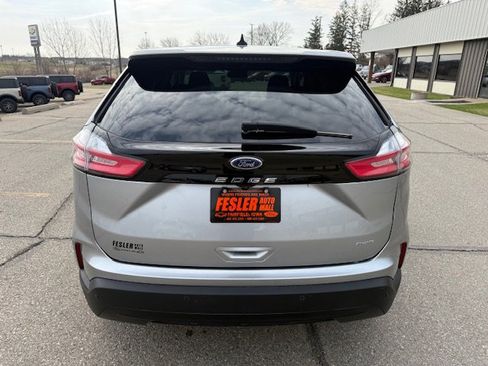 Certified 2022 Ford Edge SE image 6