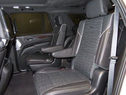 Certified 2022 Cadillac Escalade Premium Luxury Platinum AWD/4WD image 46