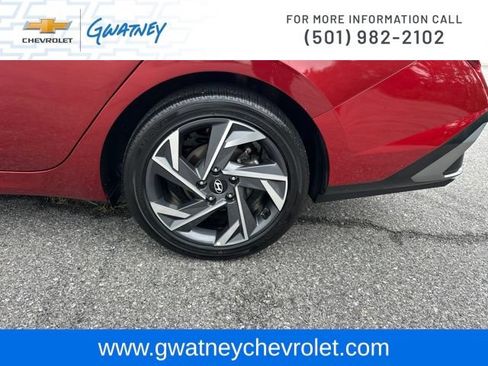 Used 2025 Hyundai Elantra SEL FWD image 10