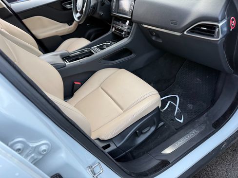 Used 2018 Jaguar F-PACE Premium AWD/4WD image 6