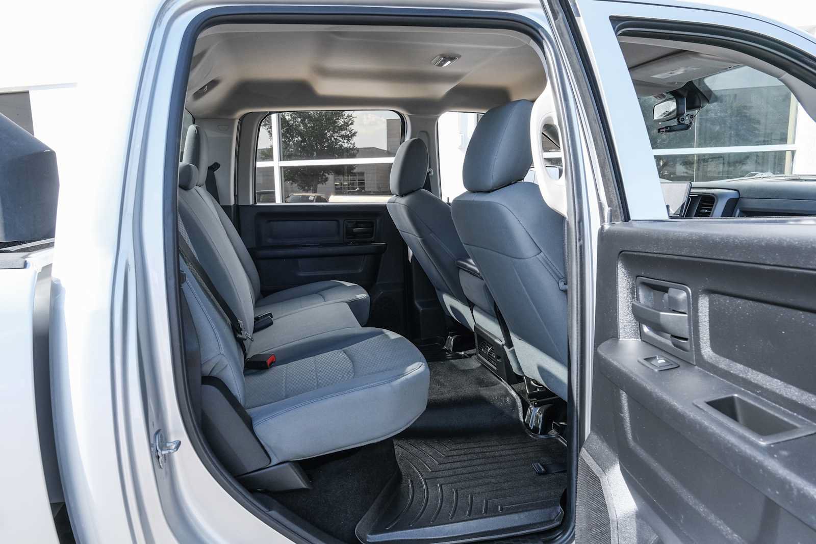 Used 2014 RAM 2500 Tradesman w/ Chrome Appearance Group AWD/4WD image 31