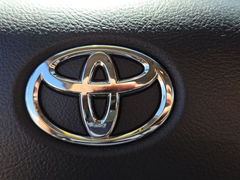 Used 2019 Toyota Tacoma SR5 image 39