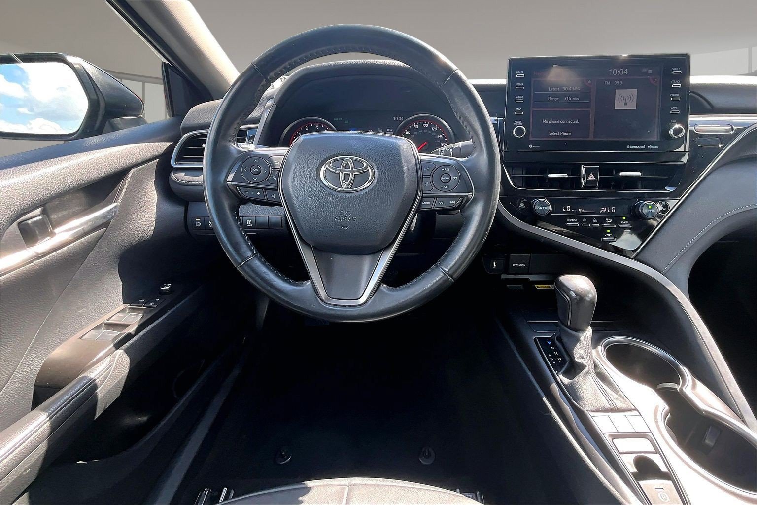Used 2024 Toyota Camry XSE FWD image 9