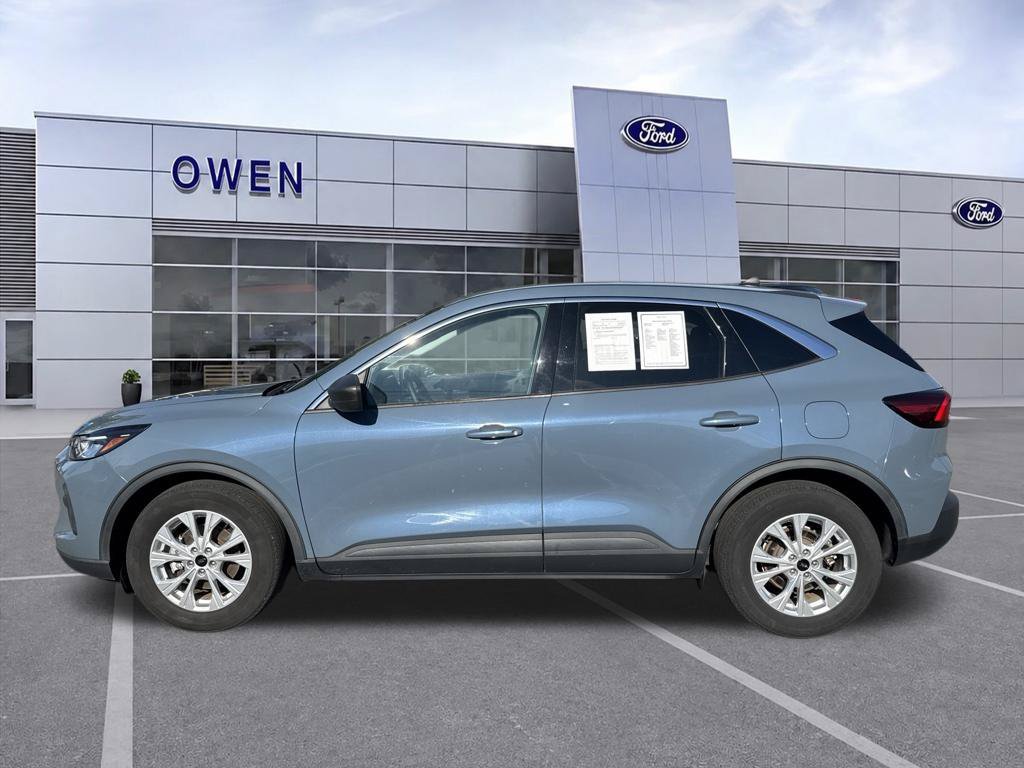 Used 2023 Ford Escape Active w/ Cold Weather Package FWD image 2