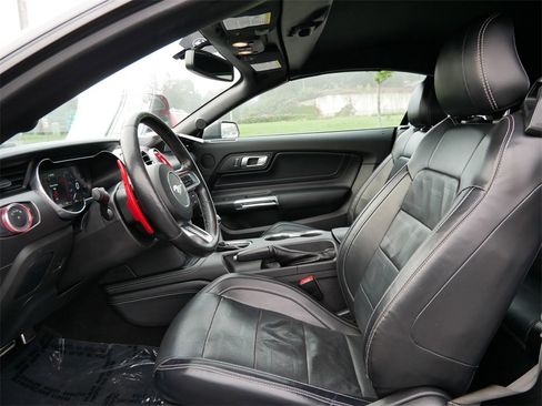 Used 2019 Ford Mustang GT Premium w/ Equipment Group 401A image 8