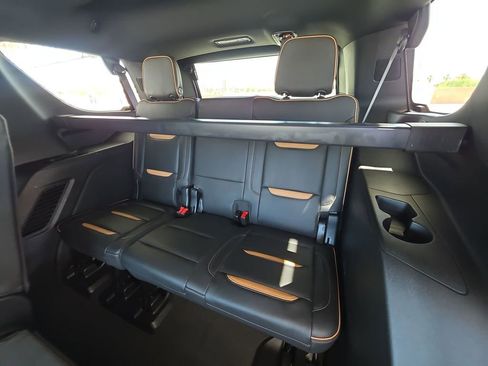 Used 2024 GMC Yukon AT4 w/ Technology Package AWD/4WD image 26