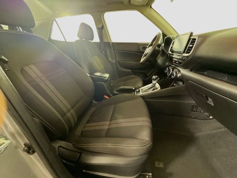 Used 2024 Hyundai Venue SEL image 27